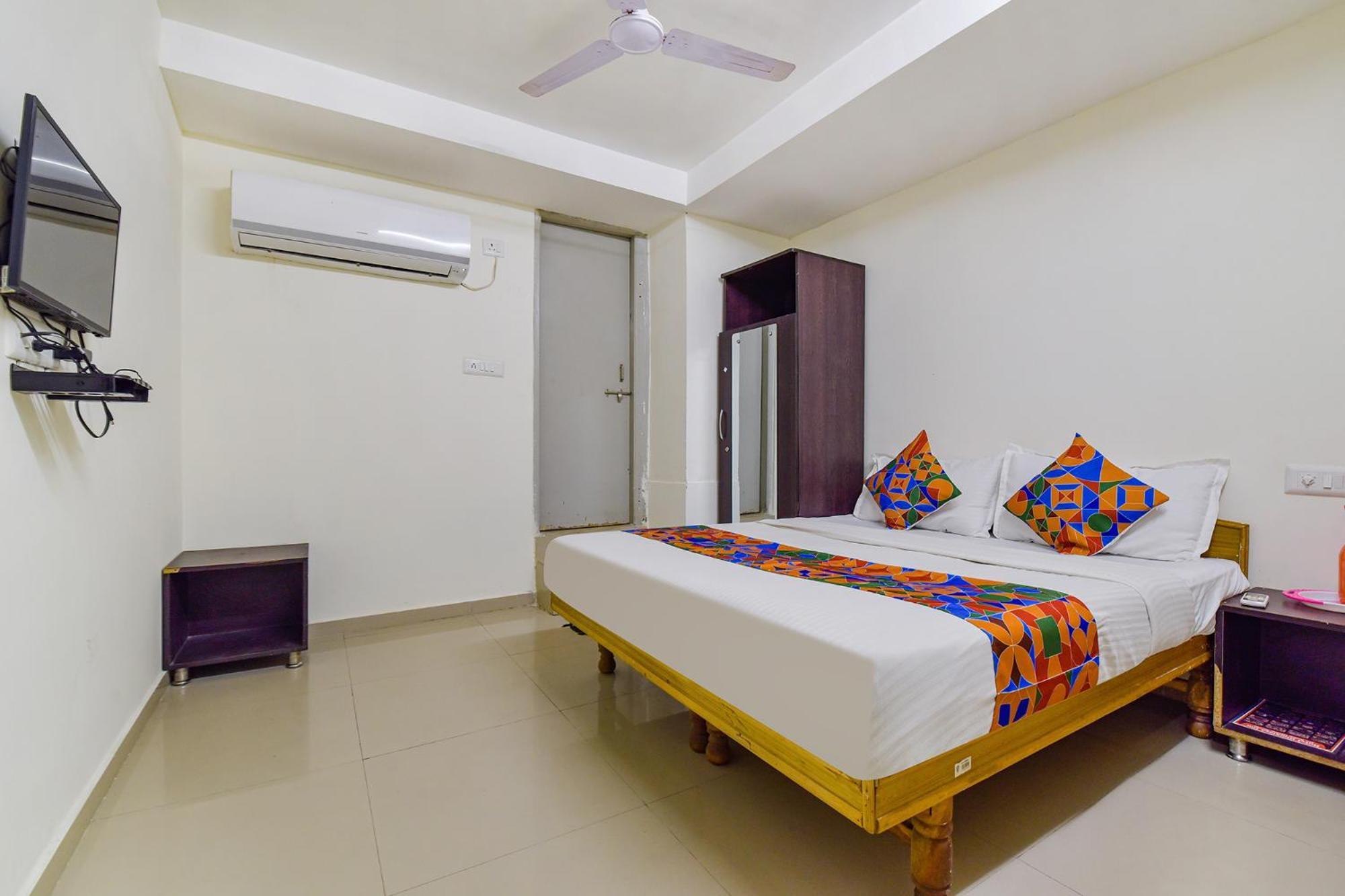 Hotel O Himalaya Inn Ahmedabad Exterior foto