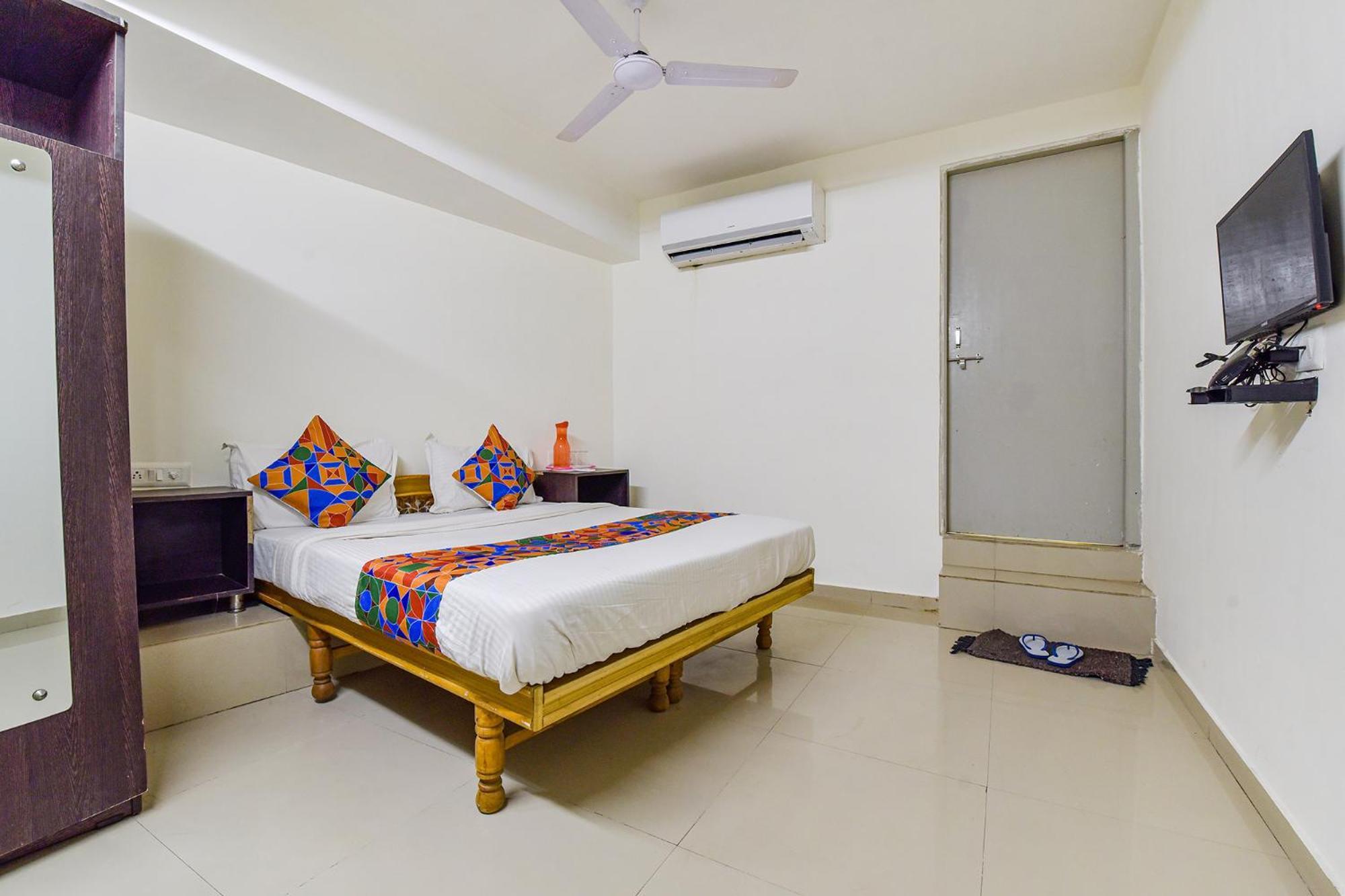 Hotel O Himalaya Inn Ahmedabad Exterior foto